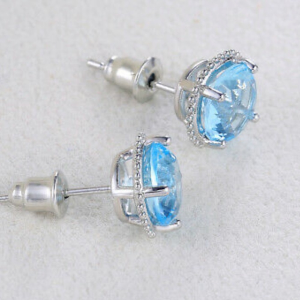 NEW Sterling silver Diamond Stud Earrings - Picture 5 of 5